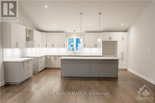 5 Whitetail Avenue, South Stormont, ON - Indoor Photo Showing Kitchen With Upgraded Kitchen