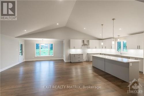 5 Whitetail Avenue, South Stormont, ON - Indoor Photo Showing Kitchen