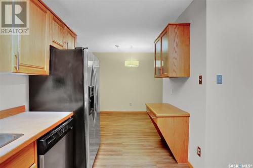 25 2338 Assiniboine Avenue E, Regina, SK - Indoor Photo Showing Kitchen