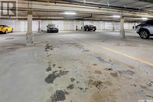 25 2338 Assiniboine Avenue E, Regina, SK - Indoor Photo Showing Garage