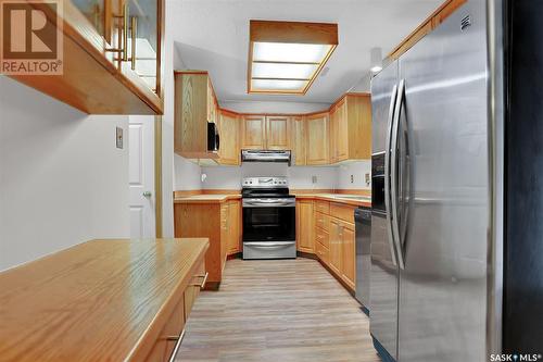 25 2338 Assiniboine Avenue E, Regina, SK - Indoor Photo Showing Kitchen