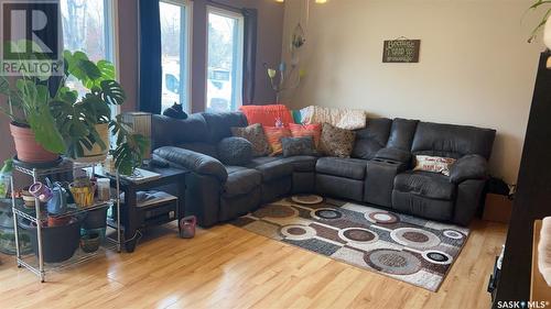 61 6Th Street Se, Preeceville, SK - Indoor Photo Showing Living Room