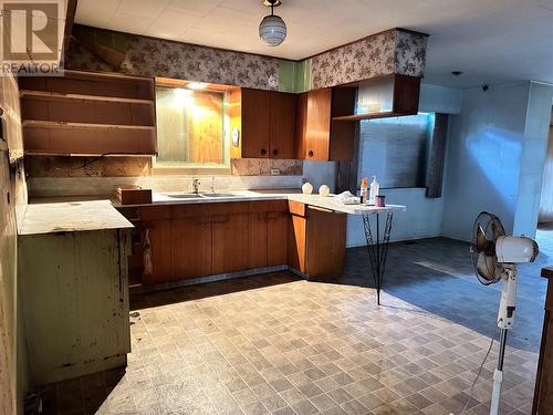 7746 Mccallum View Drive, Grand Forks, BC - Indoor Photo Showing Kitchen With Double Sink