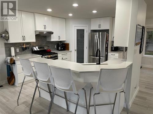 7116 Lakeridge Drive, Vernon, BC - Indoor Photo Showing Kitchen