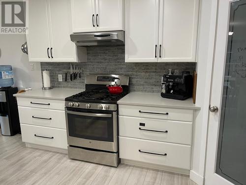 7116 Lakeridge Drive, Vernon, BC - Indoor Photo Showing Kitchen