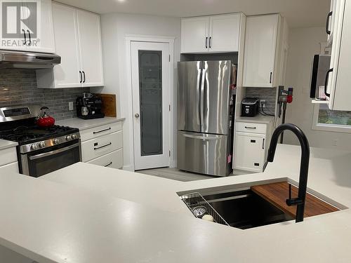 7116 Lakeridge Drive, Vernon, BC - Indoor Photo Showing Kitchen