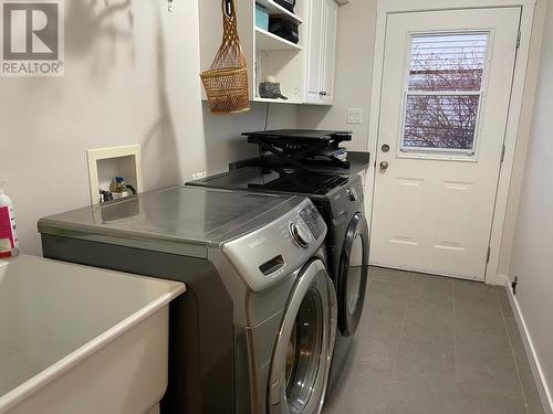 7116 Lakeridge Drive, Vernon, BC - Indoor Photo Showing Laundry Room