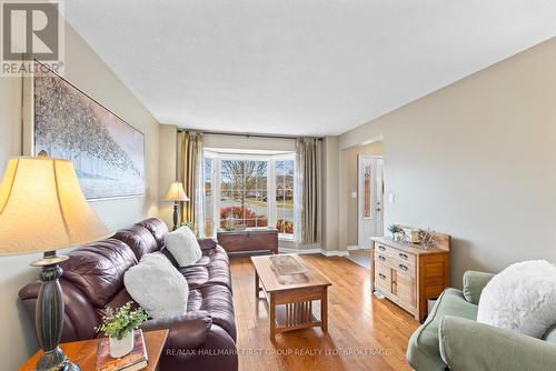 1097 Katharine Crescent, Kingston (North Of Taylor-Kidd Blvd), ON - Indoor Photo Showing Living Room