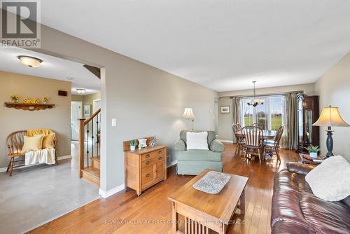 1097 Katharine Crescent, Kingston (North Of Taylor-Kidd Blvd), ON - Indoor Photo Showing Living Room