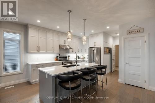 2142 Wateroak Drive, London, ON - Indoor Photo Showing Kitchen With Stainless Steel Kitchen With Upgraded Kitchen