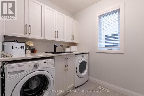 2142 Wateroak Drive, London, ON - Indoor Photo Showing Laundry Room