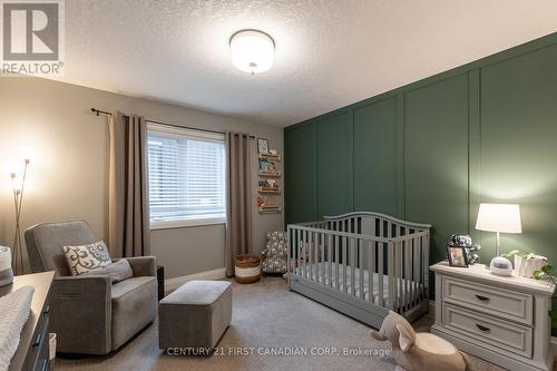 2142 Wateroak Drive, London, ON - Indoor Photo Showing Bedroom