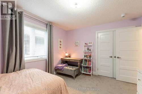 2142 Wateroak Drive, London, ON - Indoor Photo Showing Bedroom