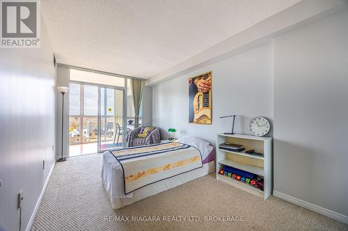 704 - 162 Martindale Road, St. Catharines (453 - Grapeview), ON - Indoor Photo Showing Bedroom