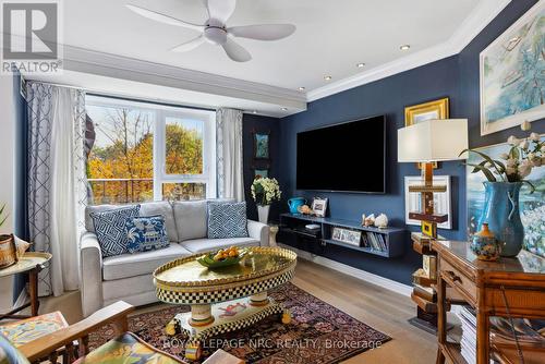 2203 - 701 Geneva Street, St. Catharines (437 - Lakeshore), ON - Indoor Photo Showing Living Room