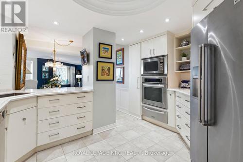 2203 - 701 Geneva Street, St. Catharines (437 - Lakeshore), ON - Indoor Photo Showing Kitchen