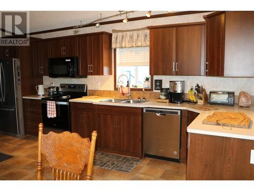 7805 Dallas Drive Unit# 11, Kamloops, BC - Indoor Photo Showing Kitchen With Double Sink