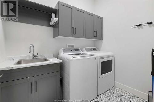 240 Old Tecumseh Road, Lakeshore, ON - Indoor Photo Showing Laundry Room