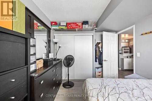 1813 - 1 Lee Centre Drive, Toronto, ON - Indoor Photo Showing Bedroom