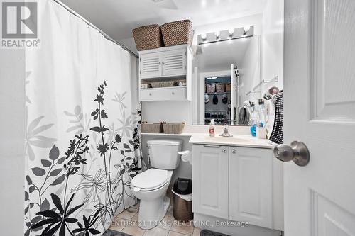 1813 - 1 Lee Centre Drive, Toronto, ON - Indoor Photo Showing Bathroom