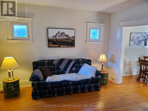 416 Rogers Street, Peterborough (Ashburnham), ON - Indoor Photo Showing Living Room