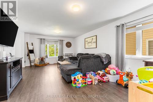 58 Brennan Crescent, Loyalist, ON - Indoor Photo Showing Living Room