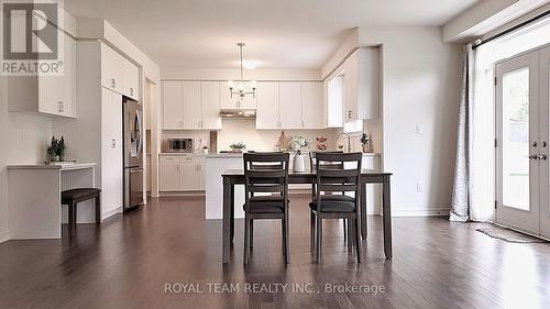 251 Danny Wheeler Boulevard, Georgina, ON - Indoor Photo Showing Kitchen