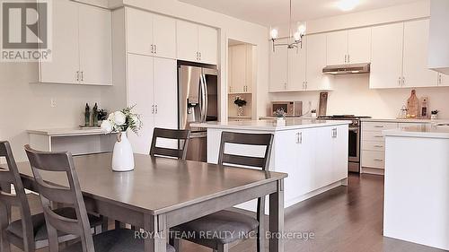 251 Danny Wheeler Boulevard, Georgina, ON - Indoor Photo Showing Kitchen