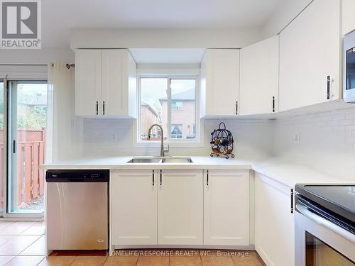 5109 Falconcrest Drive, Burlington, ON - Indoor Photo Showing Kitchen With Double Sink