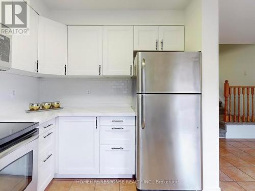 5109 Falconcrest Drive, Burlington, ON - Indoor Photo Showing Kitchen