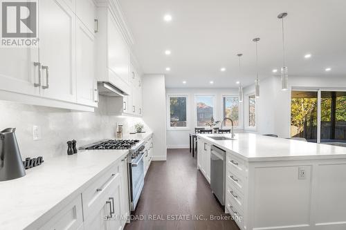 1029 Lorne Park Road, Mississauga, ON - Indoor Photo Showing Kitchen With Upgraded Kitchen