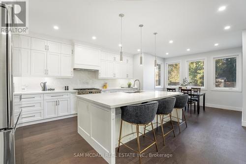 1029 Lorne Park Road, Mississauga, ON - Indoor Photo Showing Kitchen With Upgraded Kitchen