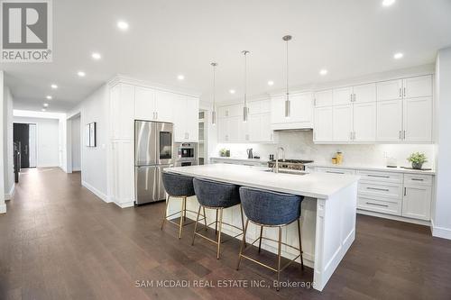 1029 Lorne Park Road, Mississauga, ON - Indoor Photo Showing Kitchen With Upgraded Kitchen