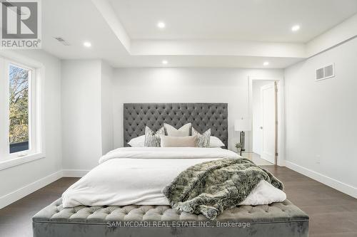 1029 Lorne Park Road, Mississauga, ON - Indoor Photo Showing Bedroom