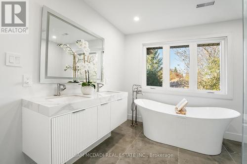 1029 Lorne Park Road, Mississauga, ON - Indoor Photo Showing Bathroom