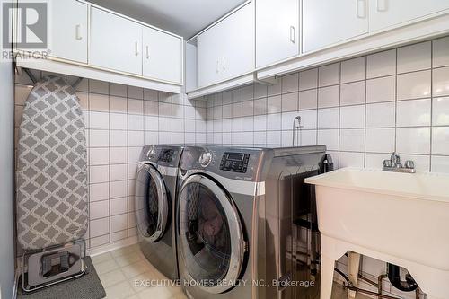 3938 Lacman Trail, Mississauga, ON - Indoor Photo Showing Laundry Room