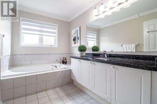 3938 Lacman Trail, Mississauga, ON - Indoor Photo Showing Bathroom