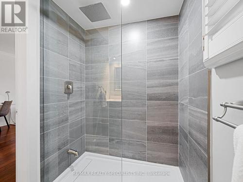 14 Kentmere Grove, Hamilton, ON - Indoor Photo Showing Bathroom