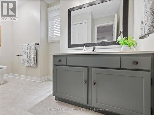 14 Kentmere Grove, Hamilton, ON - Indoor Photo Showing Bathroom