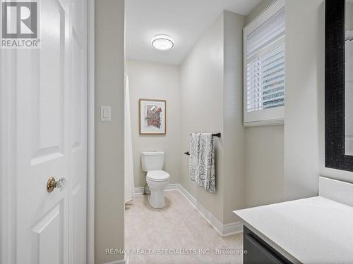 14 Kentmere Grove, Hamilton, ON - Indoor Photo Showing Bathroom