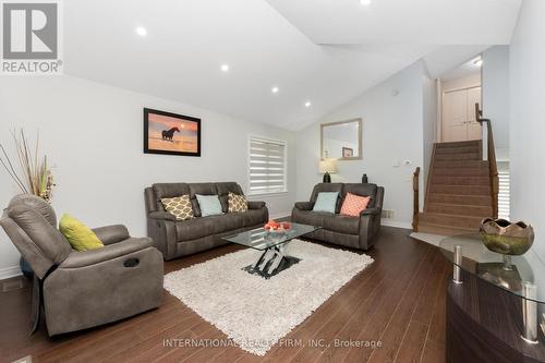 75 Sheffield Street, Southgate, ON - Indoor Photo Showing Living Room