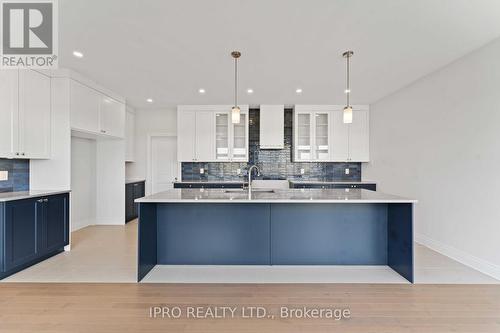 156 Finsbury Avenue, Stittsville - Munster - Richmond, ON - Indoor Photo Showing Kitchen With Upgraded Kitchen