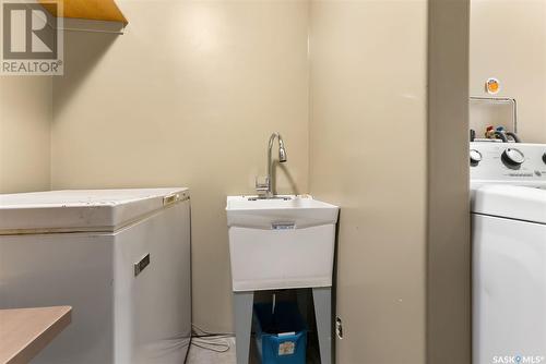 4209 Green Olive Way E, Regina, SK - Indoor Photo Showing Laundry Room