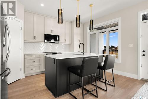 202 Fairway Road, Emerald Park, SK - Indoor Photo Showing Kitchen With Upgraded Kitchen