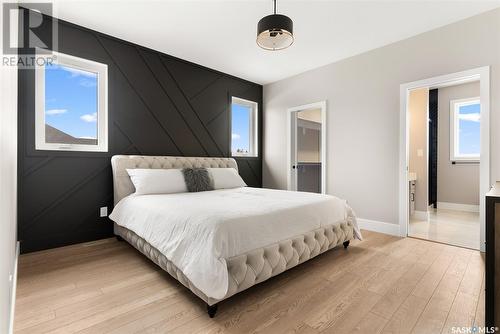 202 Fairway Road, Emerald Park, SK - Indoor Photo Showing Bedroom