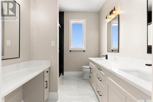 202 Fairway Road, Emerald Park, SK - Indoor Photo Showing Bathroom