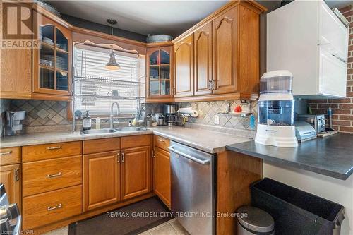 92 Currie Street, St. Catharines, ON - Indoor Photo Showing Kitchen With Double Sink