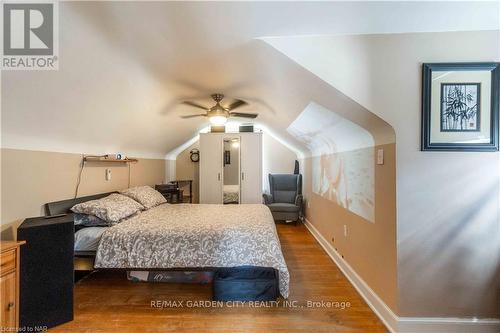 92 Currie Street, St. Catharines, ON - Indoor Photo Showing Bedroom