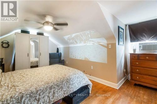 92 Currie Street, St. Catharines, ON - Indoor Photo Showing Bedroom