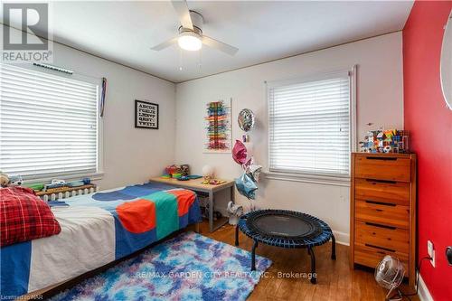 92 Currie Street, St. Catharines, ON - Indoor Photo Showing Bedroom